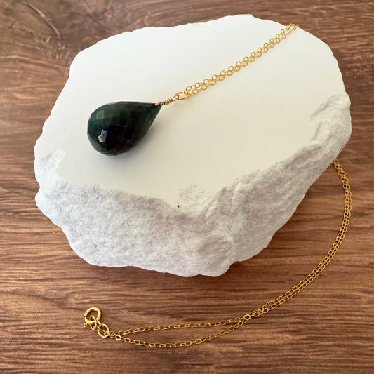 Emerald Drop with Flat Cable Chain