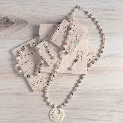 Pearly Shimmer Necklace