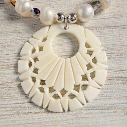 Pearly Shimmer Necklace