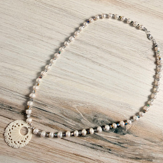 Pearly Shimmer Necklace